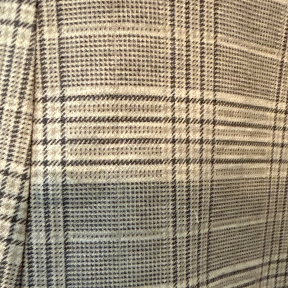 Tahari women’s Gray Plaid Blazer - Picture 5 of 5